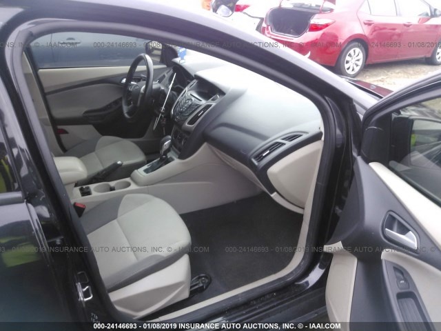 FORD FOCUS SE 2013
