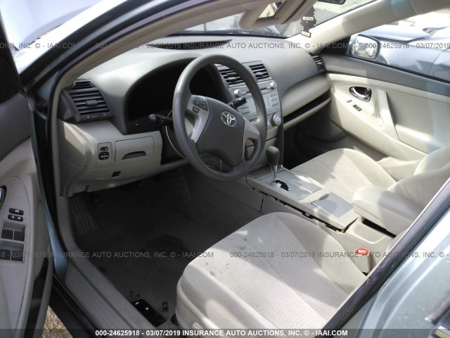 TOYOTA CAMRY LE 2011