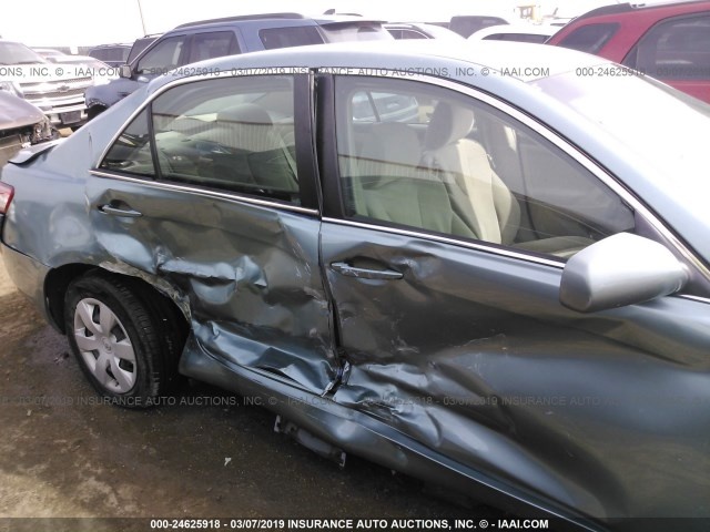 TOYOTA CAMRY LE 2011