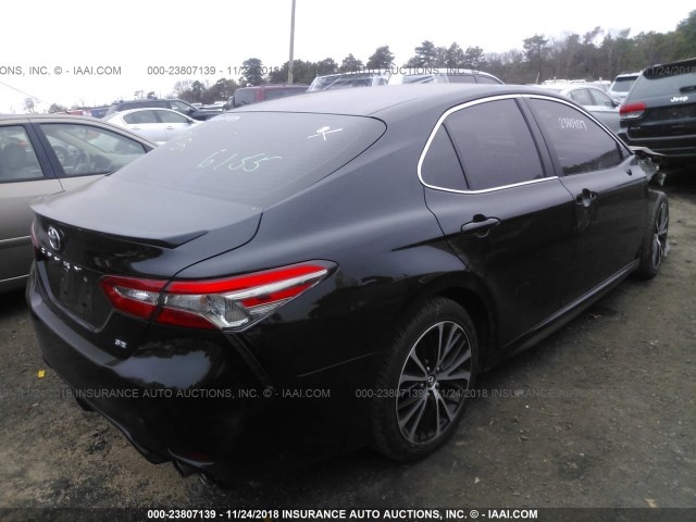 TOYOTA CAMRY SE 2018