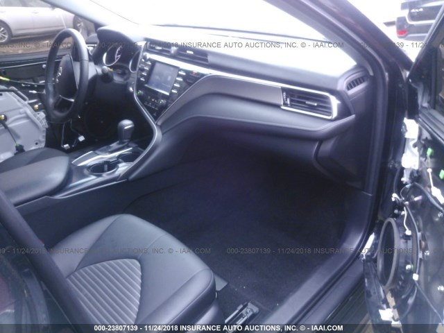 TOYOTA CAMRY SE 2018