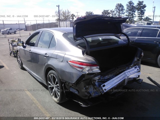 TOYOTA CAMRY SE 2018