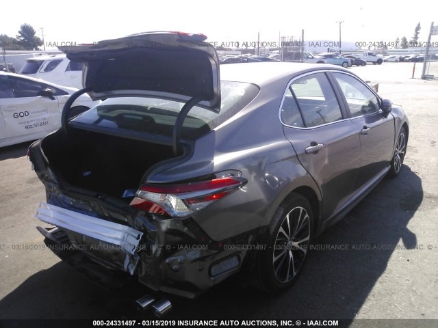 TOYOTA CAMRY SE 2018