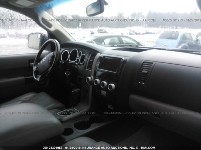TOYOTA SEQUOIA 2010