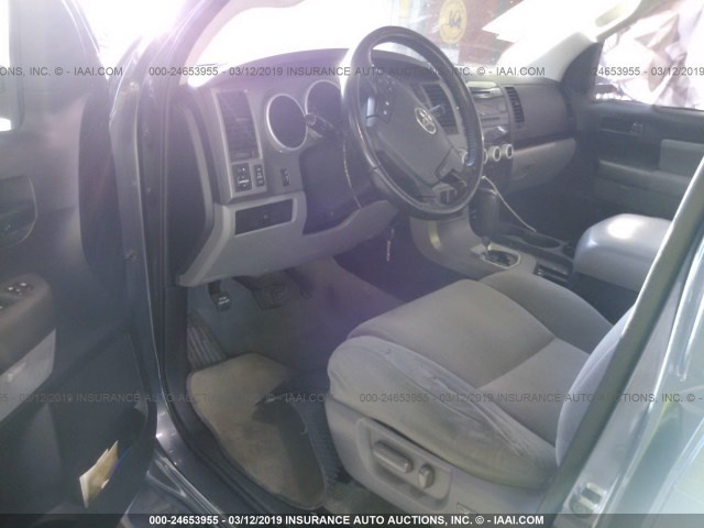 TOYOTA SEQUOIA 2010