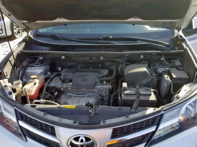 TOYOTA RAV 4 XLE 2013