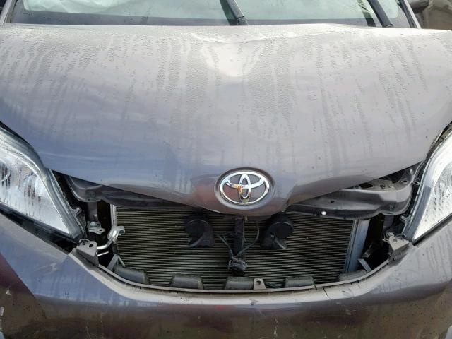 TOYOTA SIENNA XLE 2013