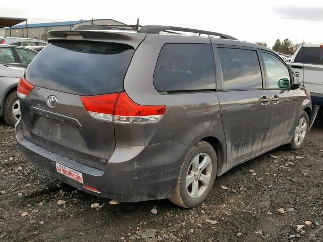 TOYOTA SIENNA LE 2012