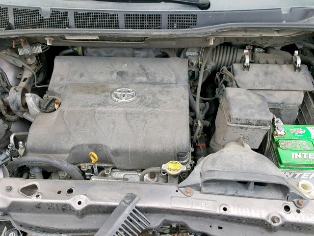 TOYOTA SIENNA LE 2012