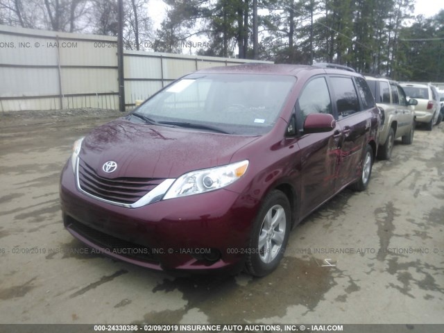 TOYOTA SIENNA LE 2015