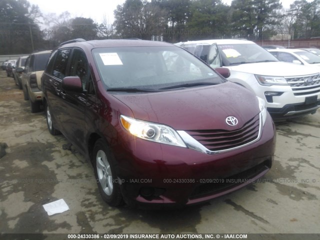TOYOTA SIENNA LE 2015