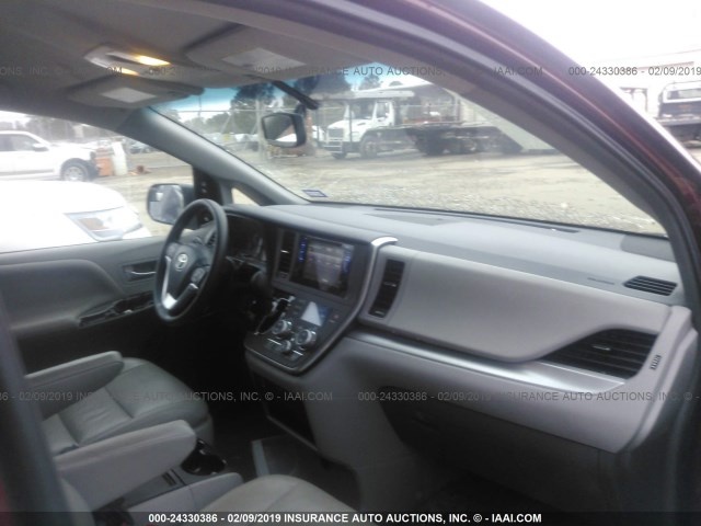 TOYOTA SIENNA LE 2015