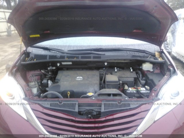 TOYOTA SIENNA LE 2015