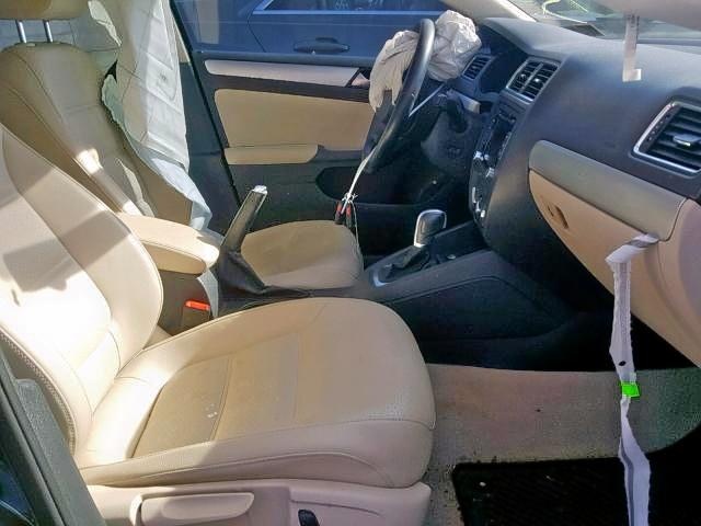 VOLKSWAGEN JETTA SE 2014