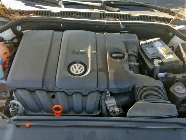 VOLKSWAGEN JETTA SEL 2011