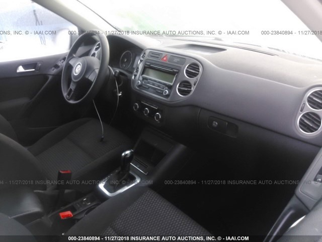 VOLKSWAGEN TIGUAN 2011