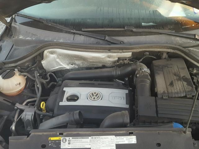 VOLKSWAGEN TIGUAN S 2015