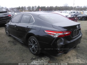 TOYOTA CAMRY SE 2018