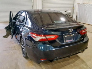 TOYOTA CAMRY SE 2018