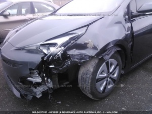 TOYOTA PRIUS 2017