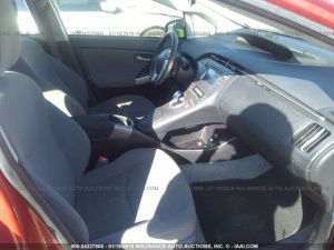TOYOTA PRIUS 2015
