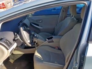 TOYOTA PRIUS 2015