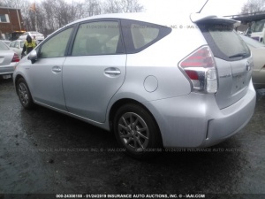 TOYOTA PRIUS V 2015