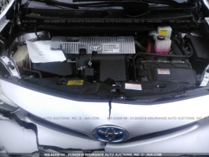 TOYOTA PRIUS V 2015
