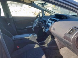 TOYOTA PRIUS V 2015