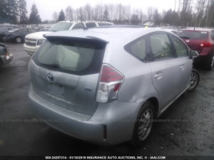 TOYOTA PRIUS V 2015