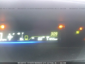 TOYOTA PRIUS V 2015