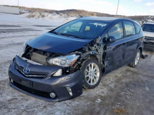 TOYOTA PRIUS V 2013