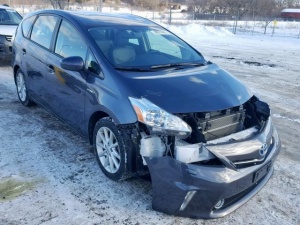 TOYOTA PRIUS V 2013