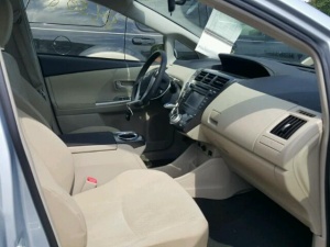 TOYOTA PRIUS V 2013