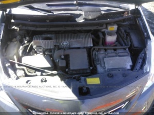 TOYOTA PRIUS V 2012