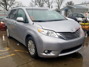 TOYOTA SIENNA XLE 2014