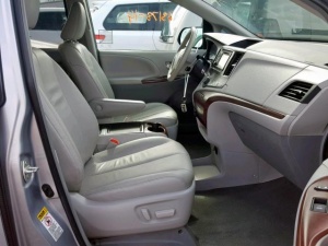 TOYOTA SIENNA XLE 2014
