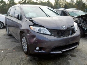 TOYOTA SIENNA XLE 2013