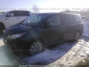 TOYOTA SIENNA XLE 2014