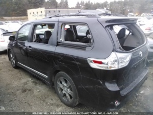 TOYOTA SIENNA SE 2017
