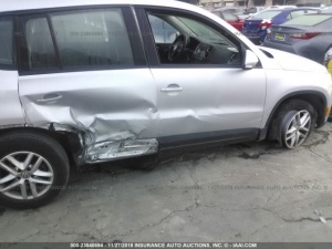 VOLKSWAGEN TIGUAN 2011